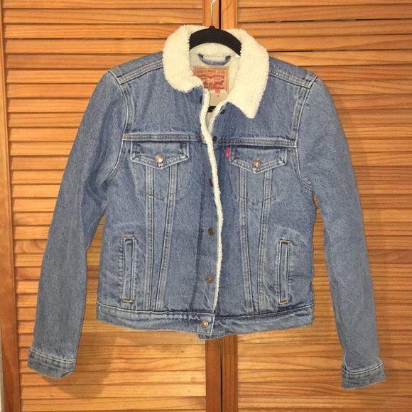 Levi’s Trucker Jacket - Picture 3 of 8